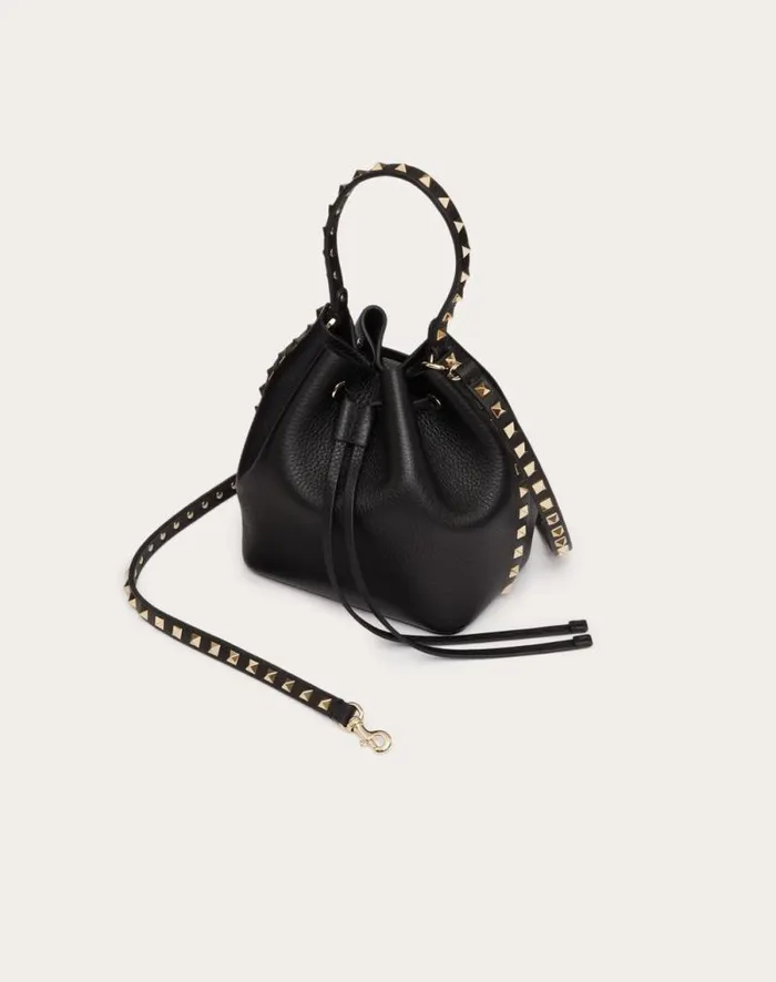 Valentino Shoulder Bags Woman Rockstud Grainy Calfskin Bucket Bag For Woman In Light Ivory Light Ivory Valentino Shoulder Bags Woman Rockstud Grainy Calfskin Bucket Bag For Woman In Light Ivory Light Ivory