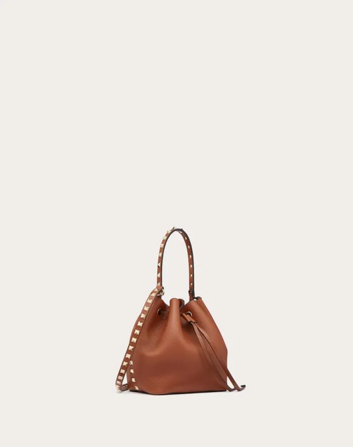 Valentino Shoulder Bags Woman Rockstud Grainy Calfskin Bucket Bag For Woman In Light Ivory Light Ivory Valentino Shoulder Bags Woman Rockstud Grainy Calfskin Bucket Bag For Woman In Light Ivory Light Ivory