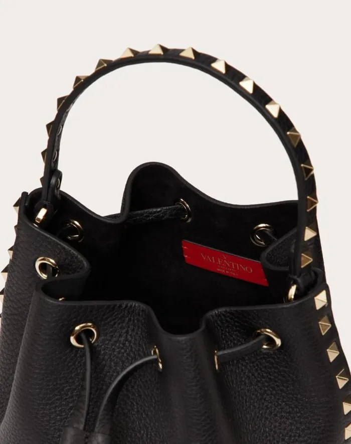 Valentino Shoulder Bags Woman Rockstud Grainy Calfskin Bucket Bag For Woman In Light Ivory Light Ivory Valentino Shoulder Bags Woman Rockstud Grainy Calfskin Bucket Bag For Woman In Light Ivory Light Ivory