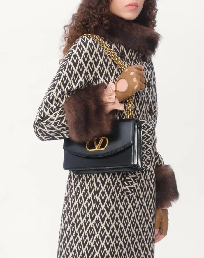 Valentino Shoulder Bags Woman Valentino Garavani Vain Shoulder Bag In Shiny Calfskin For Woman In Brown Brown Valentino Shoulder Bags Woman Valentino Garavani Vain Shoulder Bag In Shiny Calfskin For Woman In Brown Brown