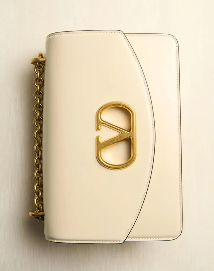 Valentino Shoulder Bags Woman Valentino Garavani Vain Shoulder Bag In Shiny Calfskin For Woman In Ivory Ivory Valentino Shoulder Bags Woman Valentino Garavani Vain Shoulder Bag In Shiny Calfskin For Woman In Ivory Ivory