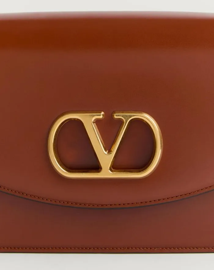 Valentino Shoulder Bags Woman Valentino Garavani Vain Shoulder Bag In Shiny Calfskin For Woman In Ivory Ivory Valentino Shoulder Bags Woman Valentino Garavani Vain Shoulder Bag In Shiny Calfskin For Woman In Ivory Ivory