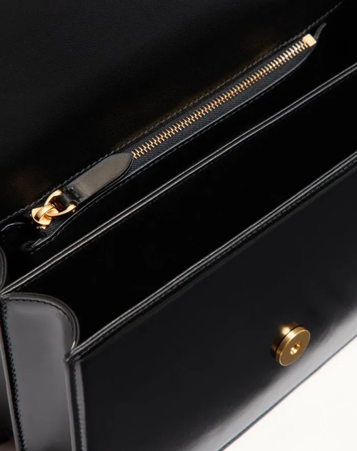 Valentino Shoulder Bags Woman Valentino Garavani Vain Shoulder Bag In Shiny Calfskin For Woman In Ivory Ivory Valentino Shoulder Bags Woman Valentino Garavani Vain Shoulder Bag In Shiny Calfskin For Woman In Ivory Ivory