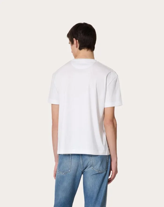 Valentino Tshirts And Sweatshirts Man Cotton Tshirt With Metallic V Detail For Man In Black Black Valentino Tshirts And Sweatshirts Man Cotton Tshirt With Metallic V Detail For Man In Black Black