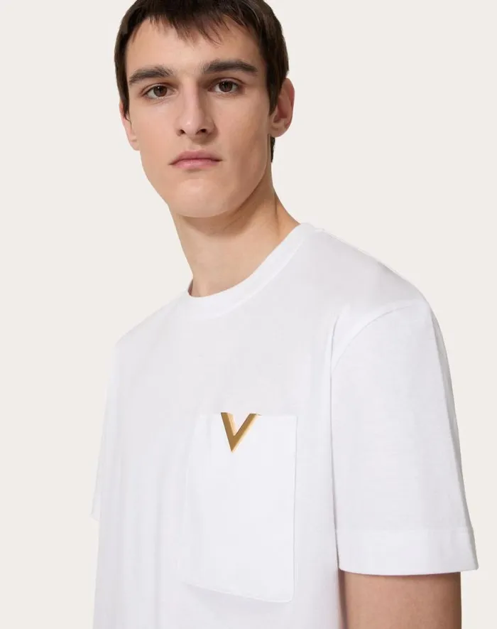 Valentino Tshirts And Sweatshirts Man Cotton Tshirt With Metallic V Detail For Man In Black Black Valentino Tshirts And Sweatshirts Man Cotton Tshirt With Metallic V Detail For Man In Black Black