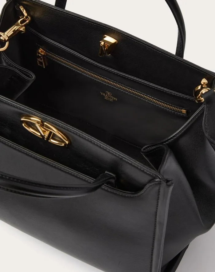 Valentino Top Handle Bags Woman Vlogo Locker Small Calfskin Handbag For Woman In Black Black Valentino Top Handle Bags Woman Vlogo Locker Small Calfskin Handbag For Woman In Black Black