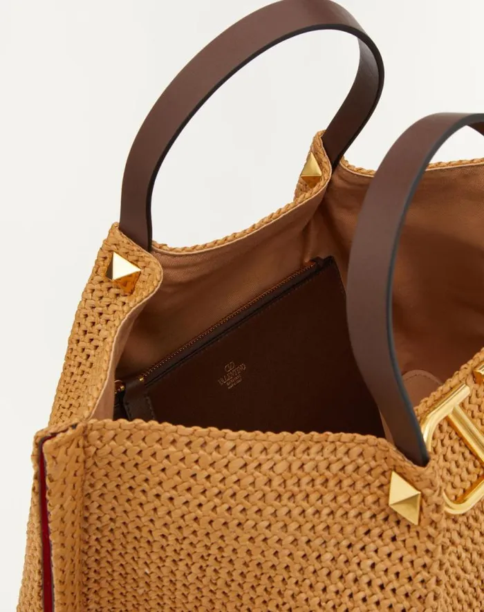 Valentino Totes Woman Medium Shopping Bag In Synthetic Raffia For Woman In Biscuitchocolate Biscuitchocolate Valentino Totes Woman Medium Shopping Bag In Synthetic Raffia For Woman In Biscuitchocolate Biscuitchocolate