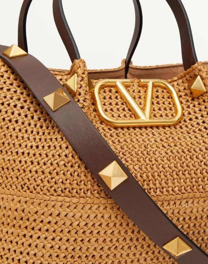Valentino Totes Woman Medium Shopping Bag In Synthetic Raffia For Woman In Biscuitchocolate Biscuitchocolate Valentino Totes Woman Medium Shopping Bag In Synthetic Raffia For Woman In Biscuitchocolate Biscuitchocolate