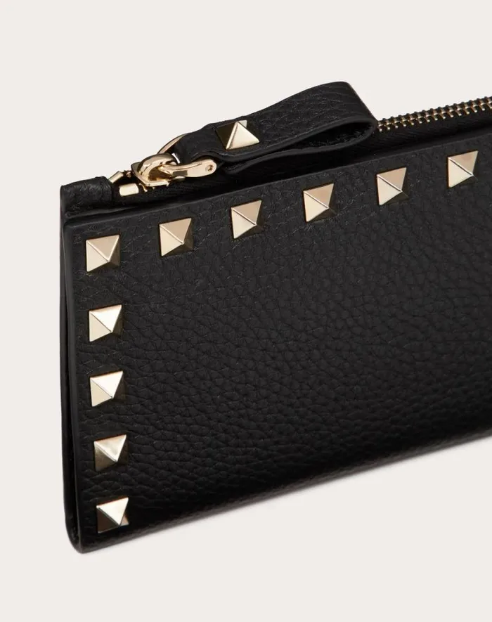 Valentino Wallets And Small Leather Goods Woman Rockstud Grainy Calfskin Cardholder With Zipper For Woman In Poudre Poudre Valentino Wallets And Small Leather Goods Woman Rockstud Grainy Calfskin Cardholder With Zipper For Woman In Poudre Poudre