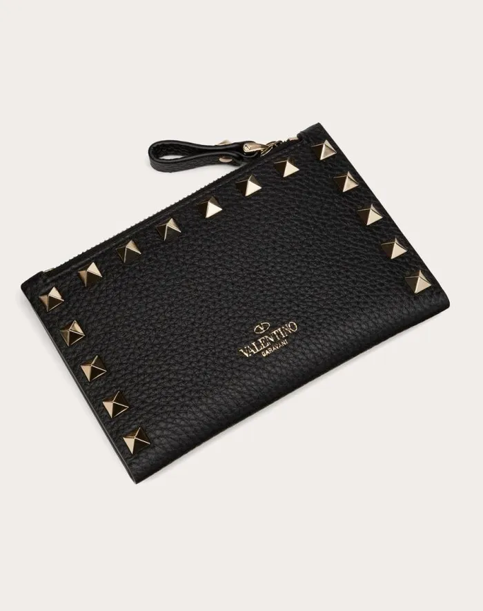 Valentino Wallets And Small Leather Goods Woman Rockstud Grainy Calfskin Cardholder With Zipper For Woman In Poudre Poudre Valentino Wallets And Small Leather Goods Woman Rockstud Grainy Calfskin Cardholder With Zipper For Woman In Poudre Poudre