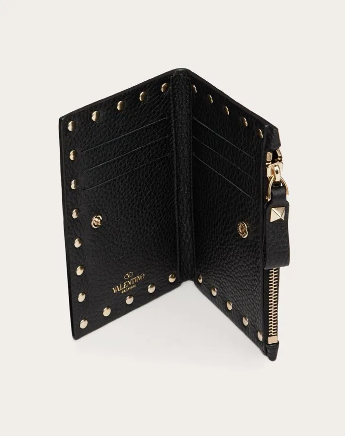 Valentino Wallets And Small Leather Goods Woman Rockstud Grainy Calfskin Cardholder With Zipper For Woman In Poudre Poudre Valentino Wallets And Small Leather Goods Woman Rockstud Grainy Calfskin Cardholder With Zipper For Woman In Poudre Poudre