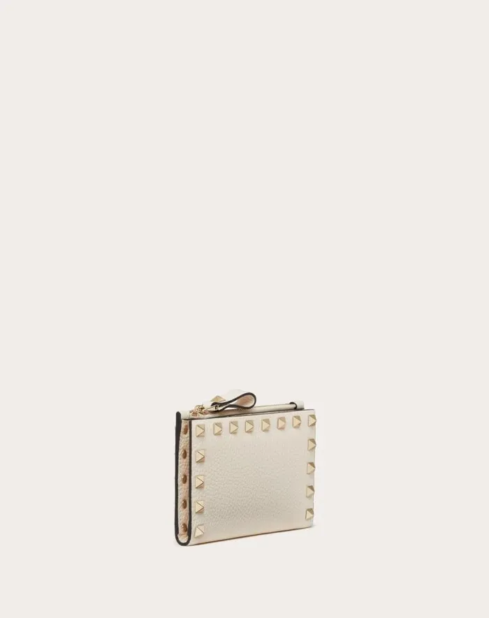 Valentino Wallets And Small Leather Goods Woman Rockstud Grainy Calfskin Cardholder With Zipper For Woman In Poudre Poudre Valentino Wallets And Small Leather Goods Woman Rockstud Grainy Calfskin Cardholder With Zipper For Woman In Poudre Poudre