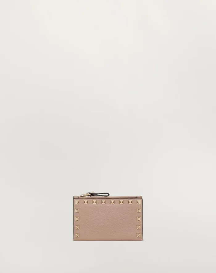 Valentino Wallets And Small Leather Goods Woman Rockstud Grainy Calfskin Cardholder With Zipper For Woman In Poudre Poudre Valentino Wallets And Small Leather Goods Woman Rockstud Grainy Calfskin Cardholder With Zipper For Woman In Poudre Poudre