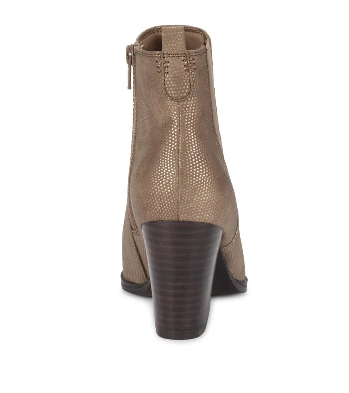 Women Baretraps Booties Yancee Bootie Auburn