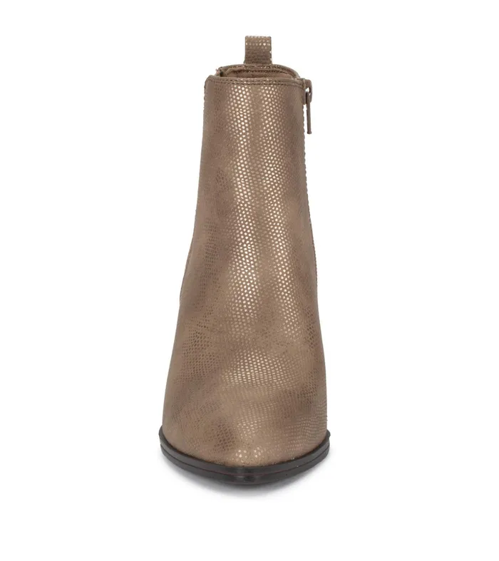 Women Baretraps Booties Yancee Bootie Auburn
