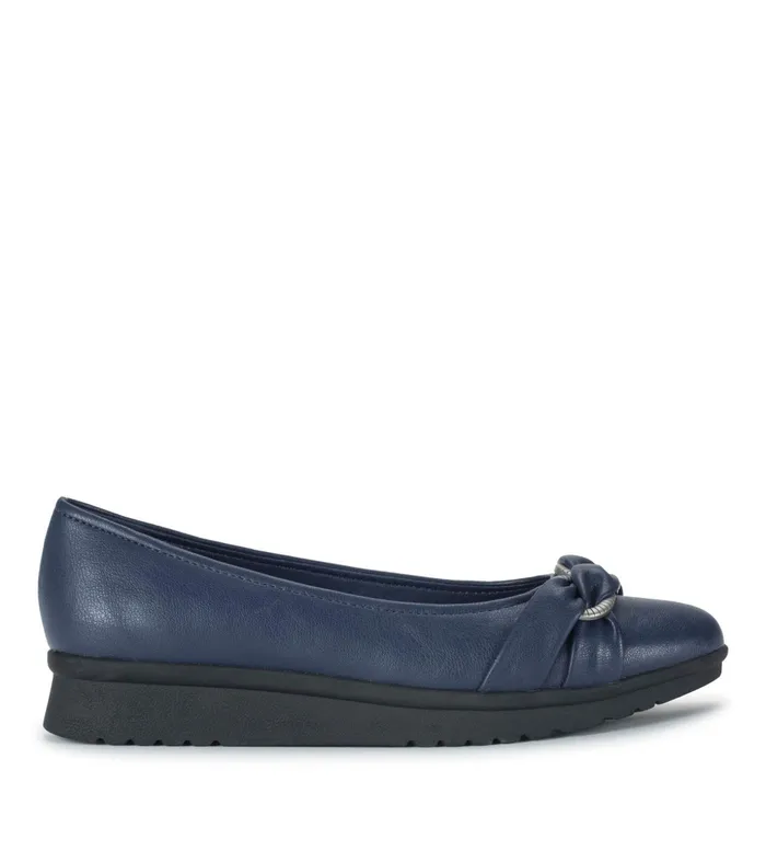 Women Baretraps Flats and Loafers Aurora Flat Midnight