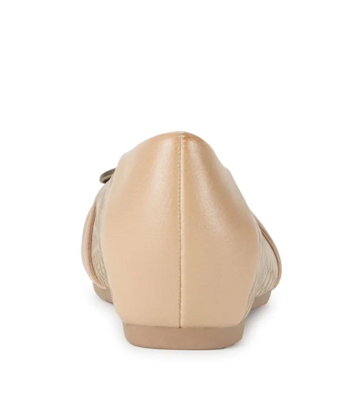 Women Baretraps Flats and Loafers Mabely Flat Camel