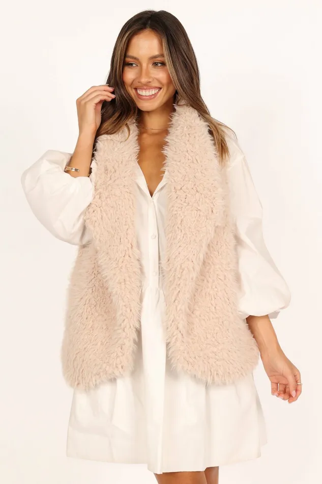 Women Jackets and Coats Petal and Pup Chelsea Faux Fur Open Front Vest Eggshell