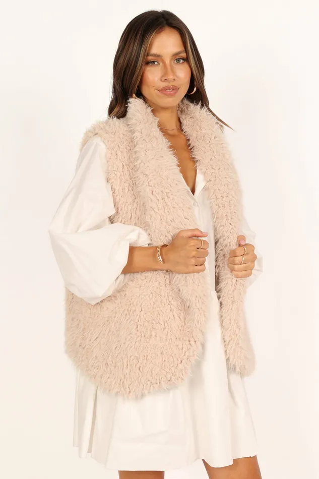 Women Jackets and Coats Petal and Pup Chelsea Faux Fur Open Front Vest Eggshell