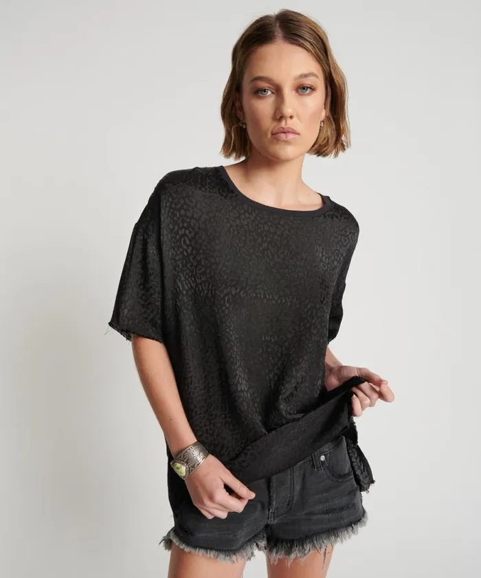 Women LEOPARD JACQUARD SATIN TEE One Teaspoon Tops