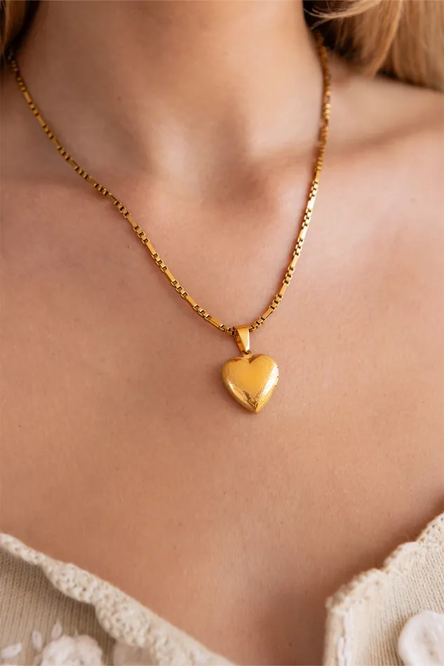 Women LoveShackFancy Jewelry Evie Jewelry Heart Locket Necklace Gold
