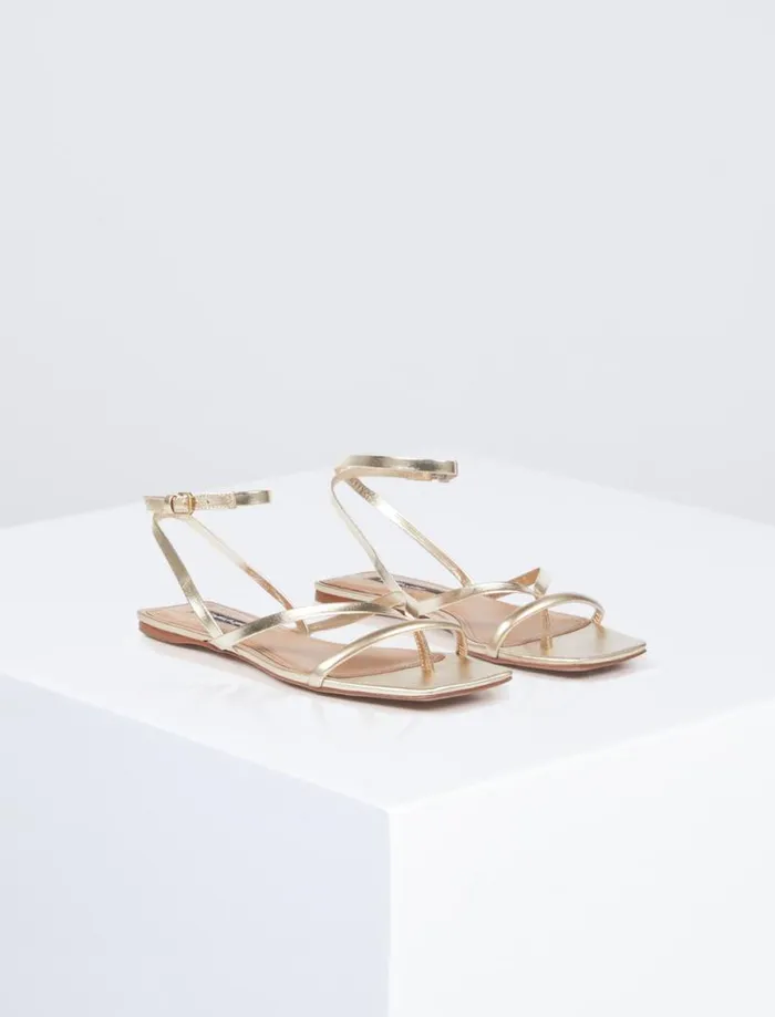 Women Mestico Flat Sandal Platino BCBG Shoes