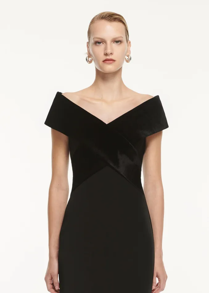 Women Roland Mouret Clothing Off The Shoulder Stretch Cady Maxi Dress