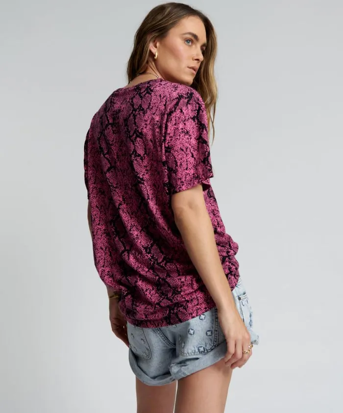 Women SNAKE HAND PRINTED ORGANIC CREW TEE One Teaspoon Organic Tees Women SNAKE HAND PRINTED ORGANIC CREW TEE One Teaspoon Organic Tees